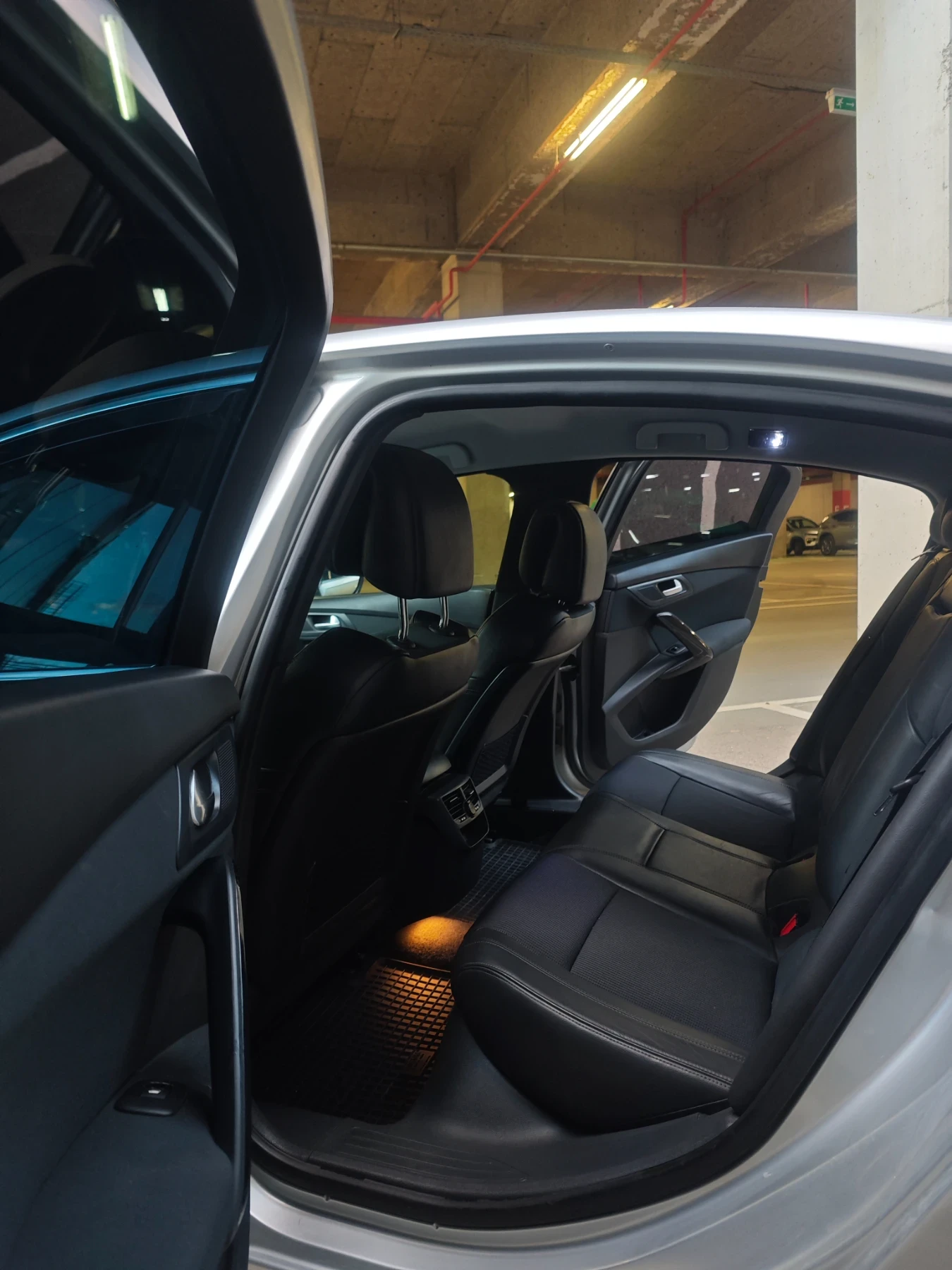 Peugeot 508 1.6 e-hdi, снимка 11 - Автомобили и джипове - 54472772