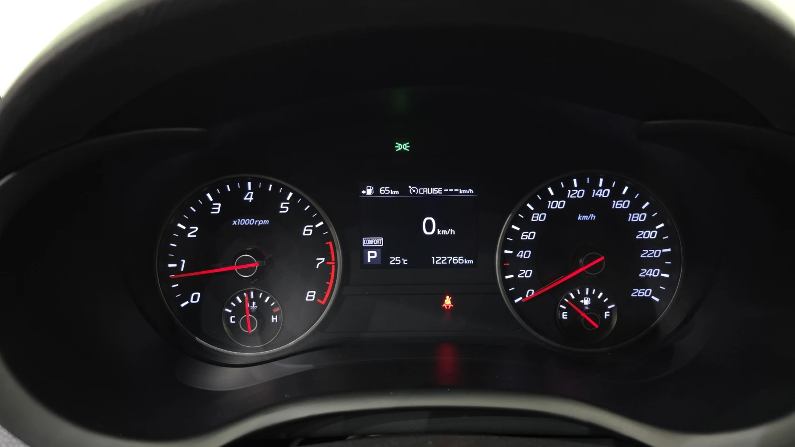Kia Stinger 2.0* ПОДГРЕВ ВОЛАН* КРАЙНА ЦЕНА, снимка 8 - Автомобили и джипове - 55496159