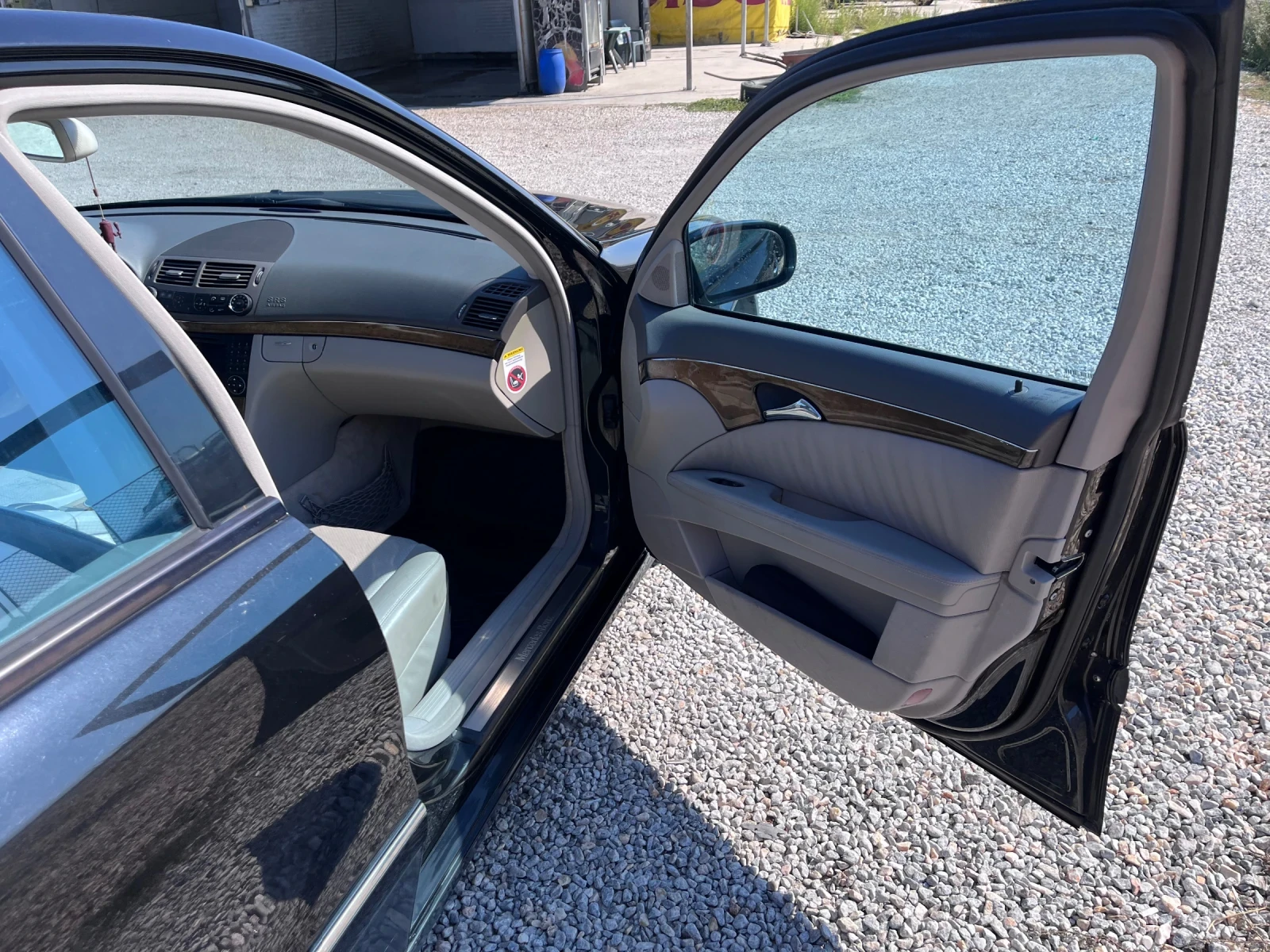 Mercedes-Benz E 320 Avantgarde, снимка 10 - Автомобили и джипове - 55554454