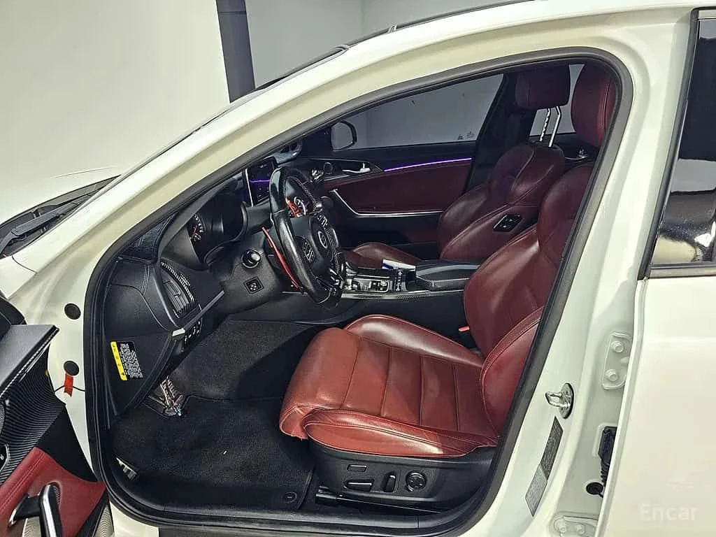 Kia Stinger 3.3 Turbo AWD | АВТОФИНАНСИРАНЕ, снимка 8 - Автомобили и джипове - 55599530