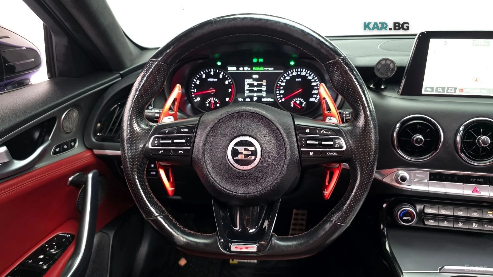 Kia Stinger 3.3 Turbo AWD GT* КАРБОН* КОЖА* НАВИ* ПАНО* HUD, снимка 13 - Автомобили и джипове - 55727356