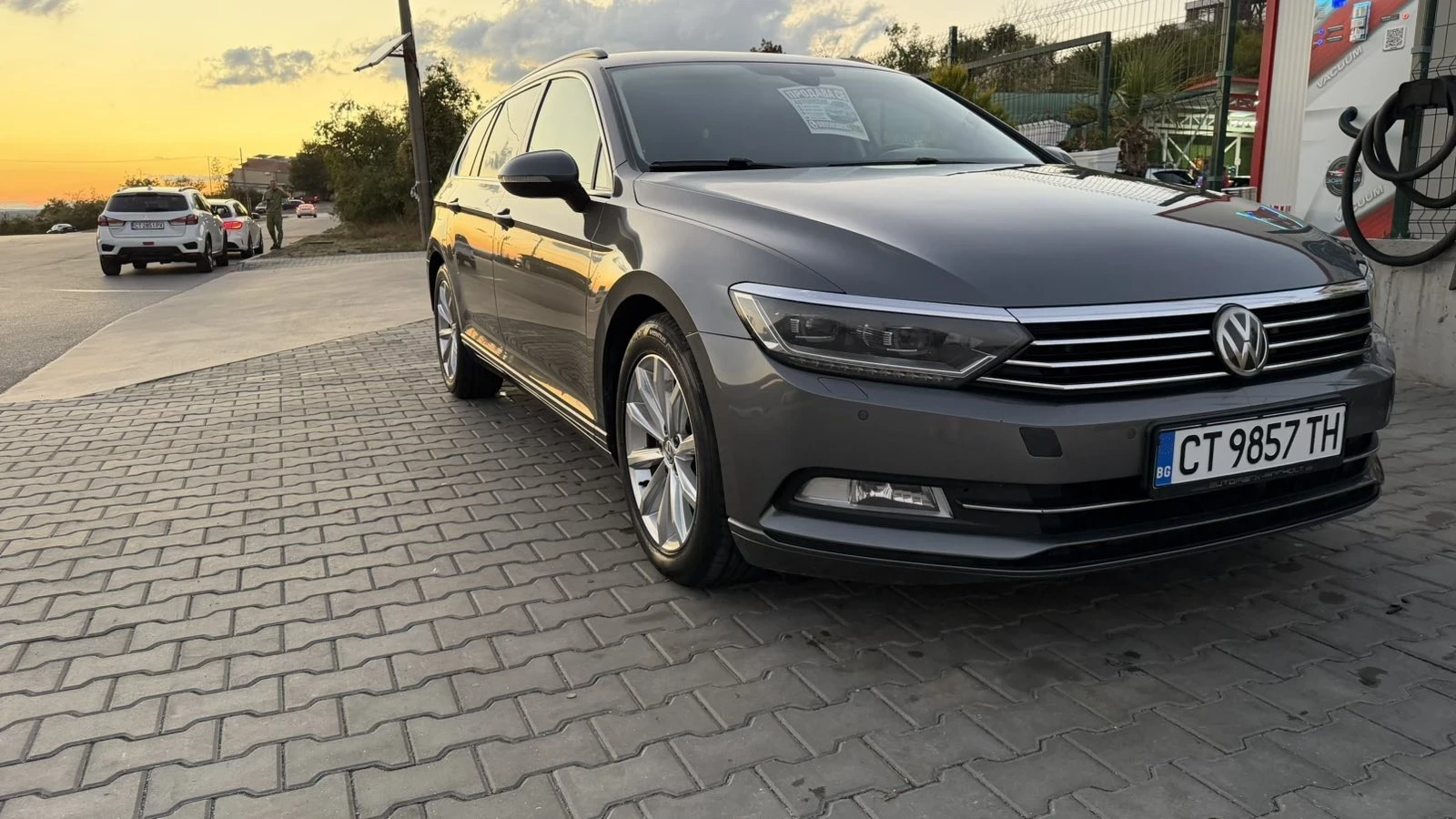 VW Passat 2.0 TDI, снимка 3 - Автомобили и джипове - 56251086