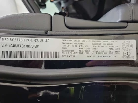 Jeep Grand cherokee * ALTITUDE * CARFAX * 2 КЛЮЧА * ПАНОРАМА * , снимка 16