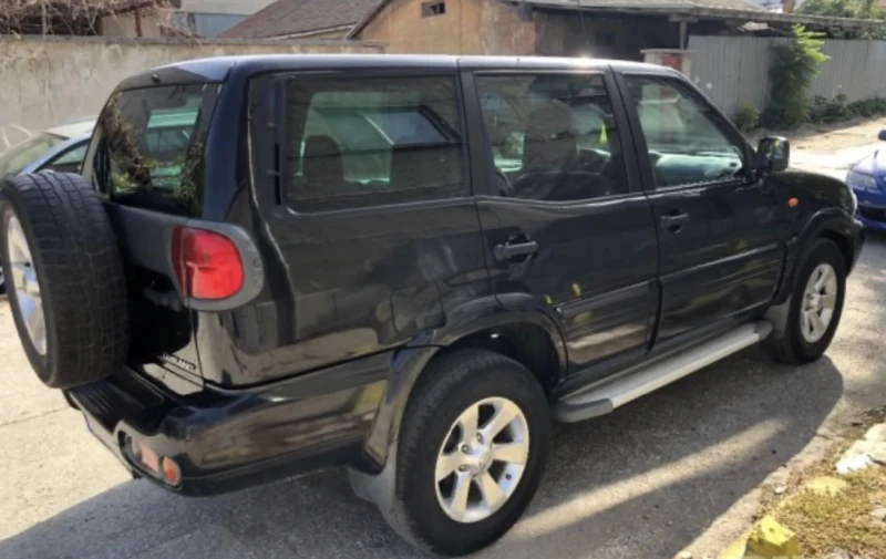 Nissan Terrano 3.0 (ДЪЛГА БАЗА), снимка 6 - Автомобили и джипове - 47822010