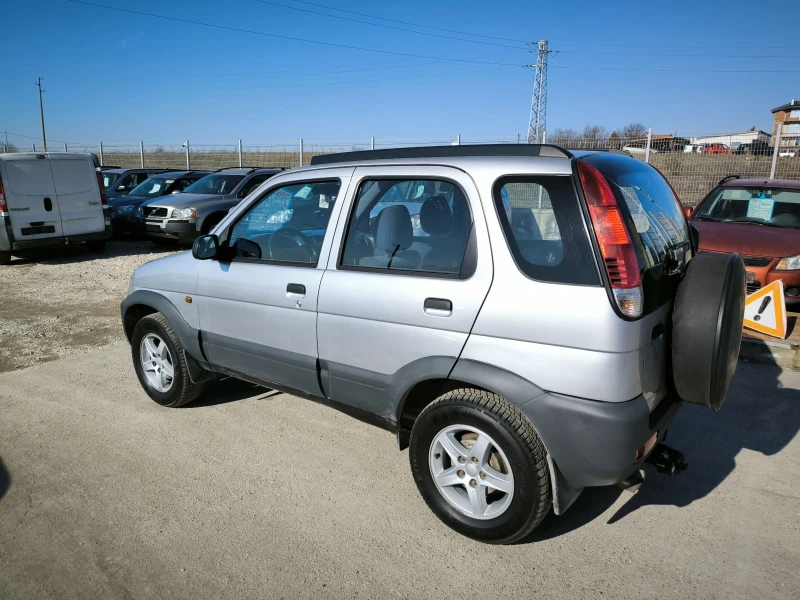 Daihatsu Terios 1.3i 4x4 Automat, снимка 6 - Автомобили и джипове - 48850132