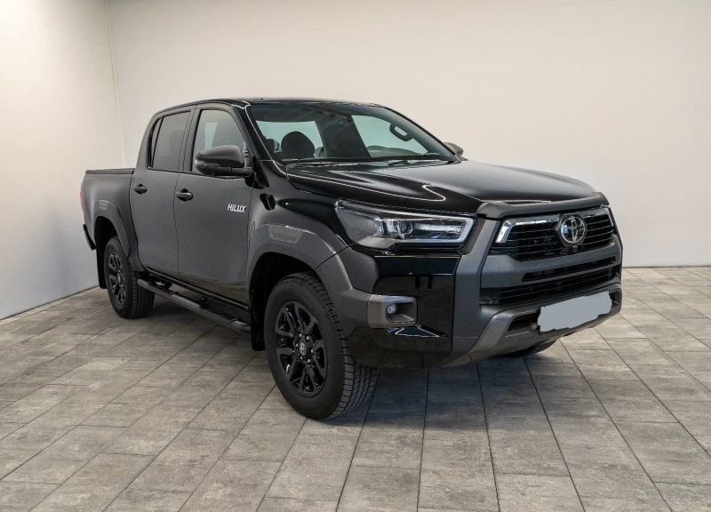 Toyota Hilux FACELIFT 2025 INVINCIBLE 2.8 D4D ЛИЗИНГ, снимка 1 - Автомобили и джипове - 49217083