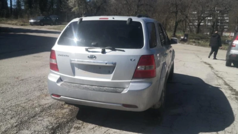 Kia Sorento, снимка 3 - Автомобили и джипове - 49580635