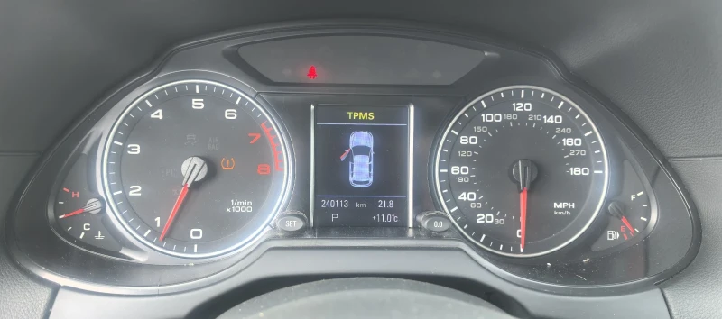 Audi Q5 3.2 quattro, снимка 12 - Автомобили и джипове - 52316962