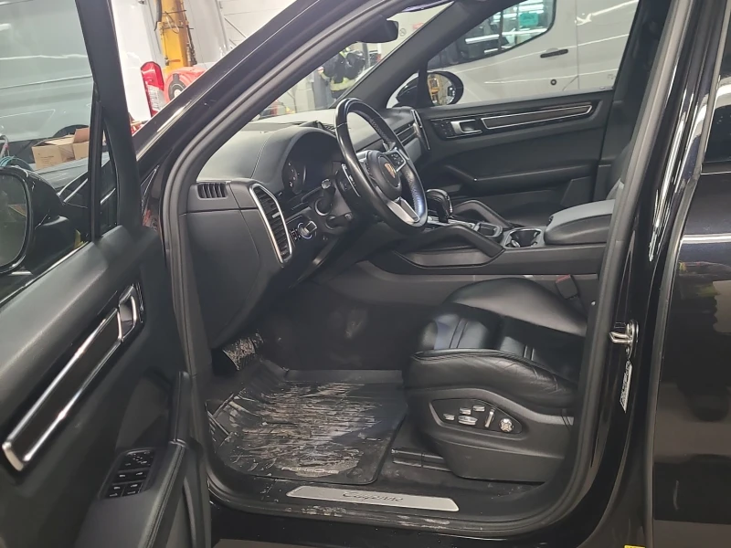 Porsche Cayenne * Aвтокредит* * Пълна сервизна история* , снимка 8 - Автомобили и джипове - 53418968