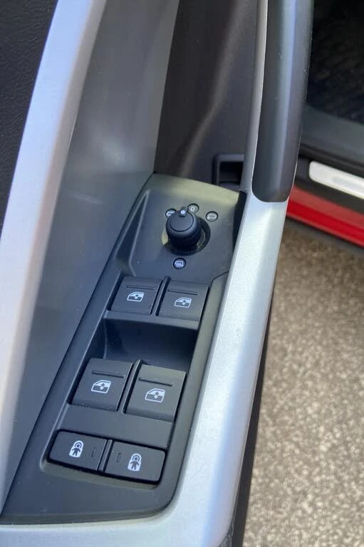 Audi Q3 quattro Komfort 45 TFSI * АвтоКредит* (ЦЕНА ДО БГ), снимка 13 - Автомобили и джипове - 53990873