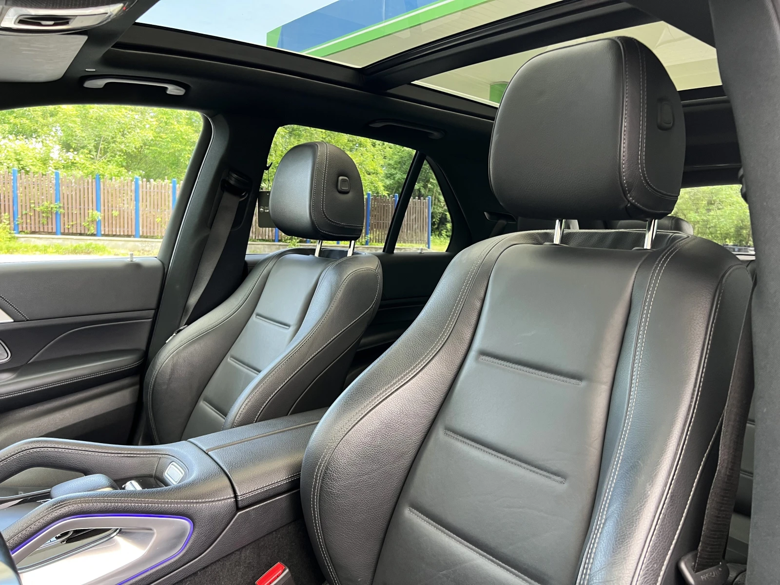Mercedes-Benz GLE 450 AMG /4-MATIC/ AIRMATIC/ BURMESTER/ 360/ HEAD UP/ PANO/ - изображение 10