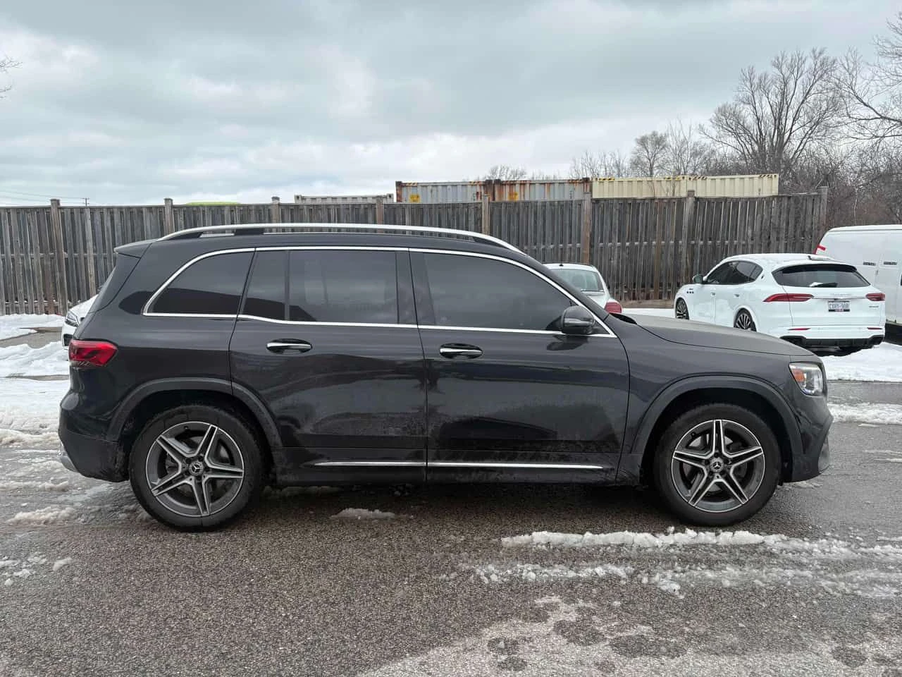 Mercedes-Benz GLB  250 /CARFAX/360/DISTRONIC/AMBIENT, снимка 3 - Автомобили и джипове - 53924103