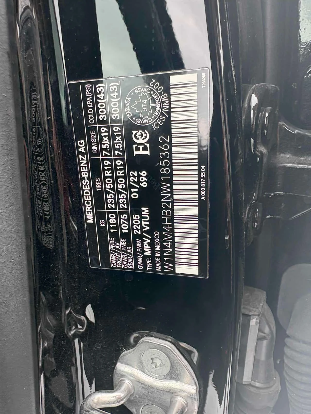 Mercedes-Benz GLB  250 /CARFAX/360/DISTRONIC/AMBIENT, снимка 12 - Автомобили и джипове - 53924103