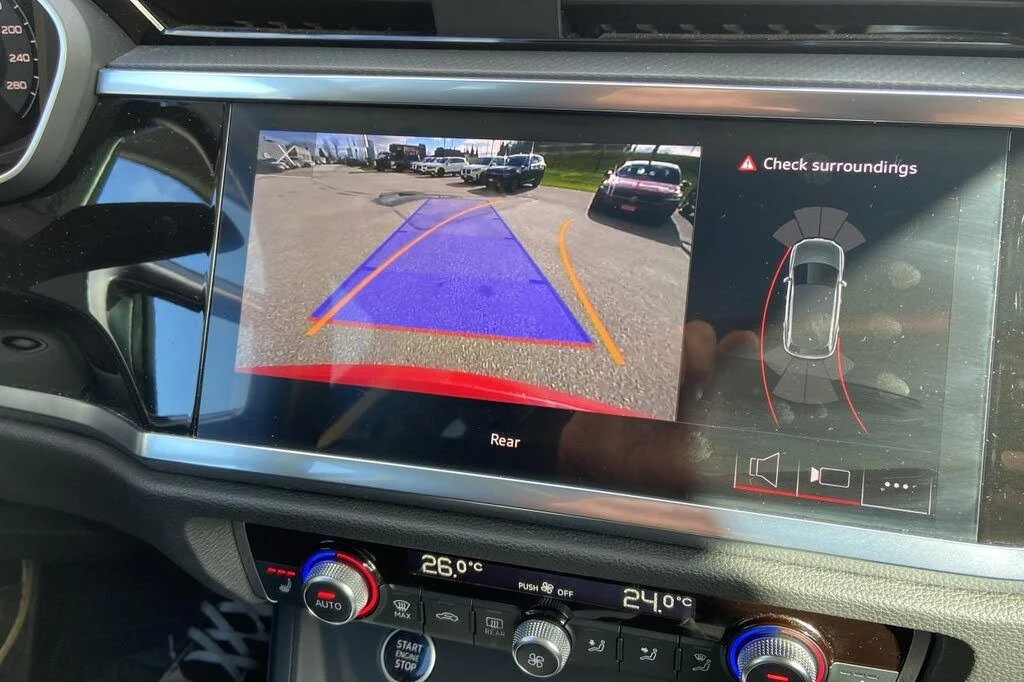 Audi Q3 quattro Komfort 45 TFSI * АвтоКредит* (ЦЕНА ДО БГ), снимка 17 - Автомобили и джипове - 53990873