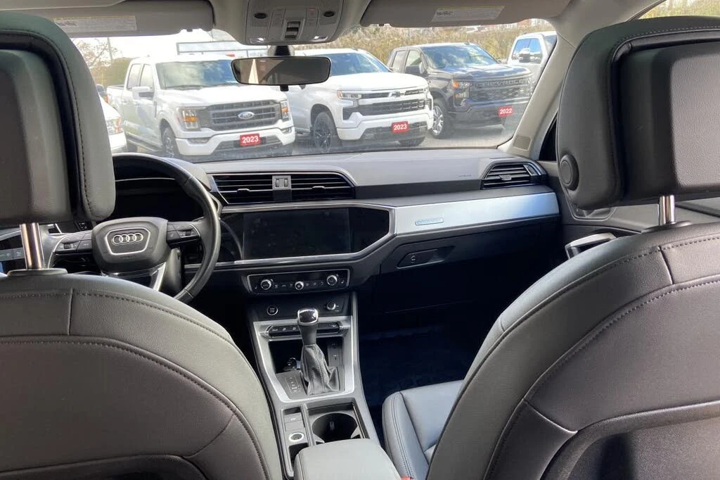 Audi Q3 quattro Komfort 45 TFSI * АвтоКредит* (ЦЕНА ДО БГ), снимка 11 - Автомобили и джипове - 53990873