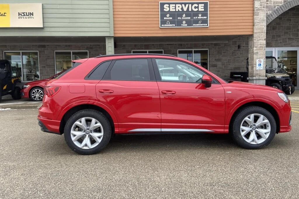 Audi Q3 quattro Komfort 45 TFSI * АвтоКредит* (ЦЕНА ДО БГ), снимка 2 - Автомобили и джипове - 53990873