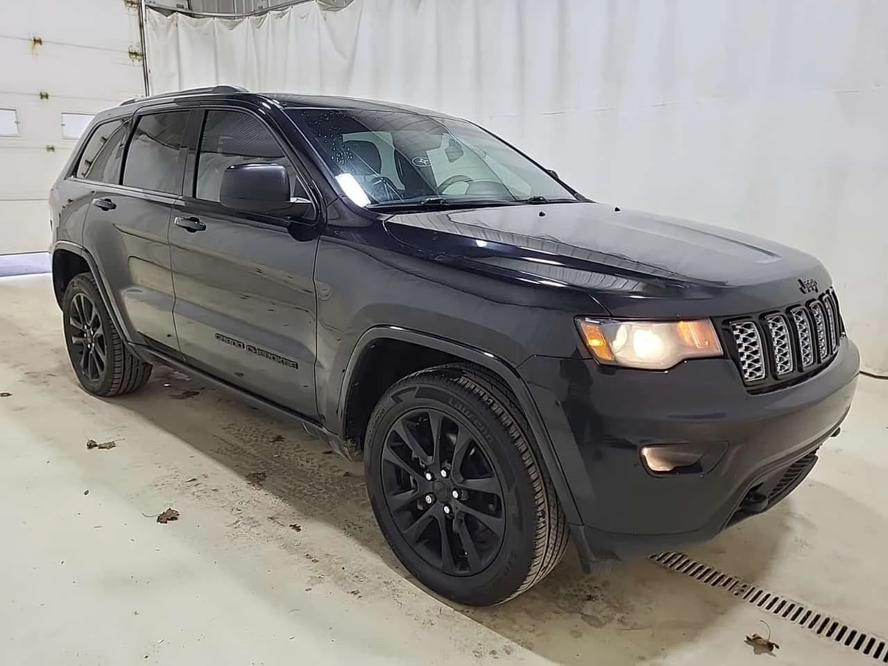 Jeep Grand cherokee * ALTITUDE * CARFAX * 2 КЛЮЧА * ПАНОРАМА * , снимка 2 - Автомобили и джипове - 54194434