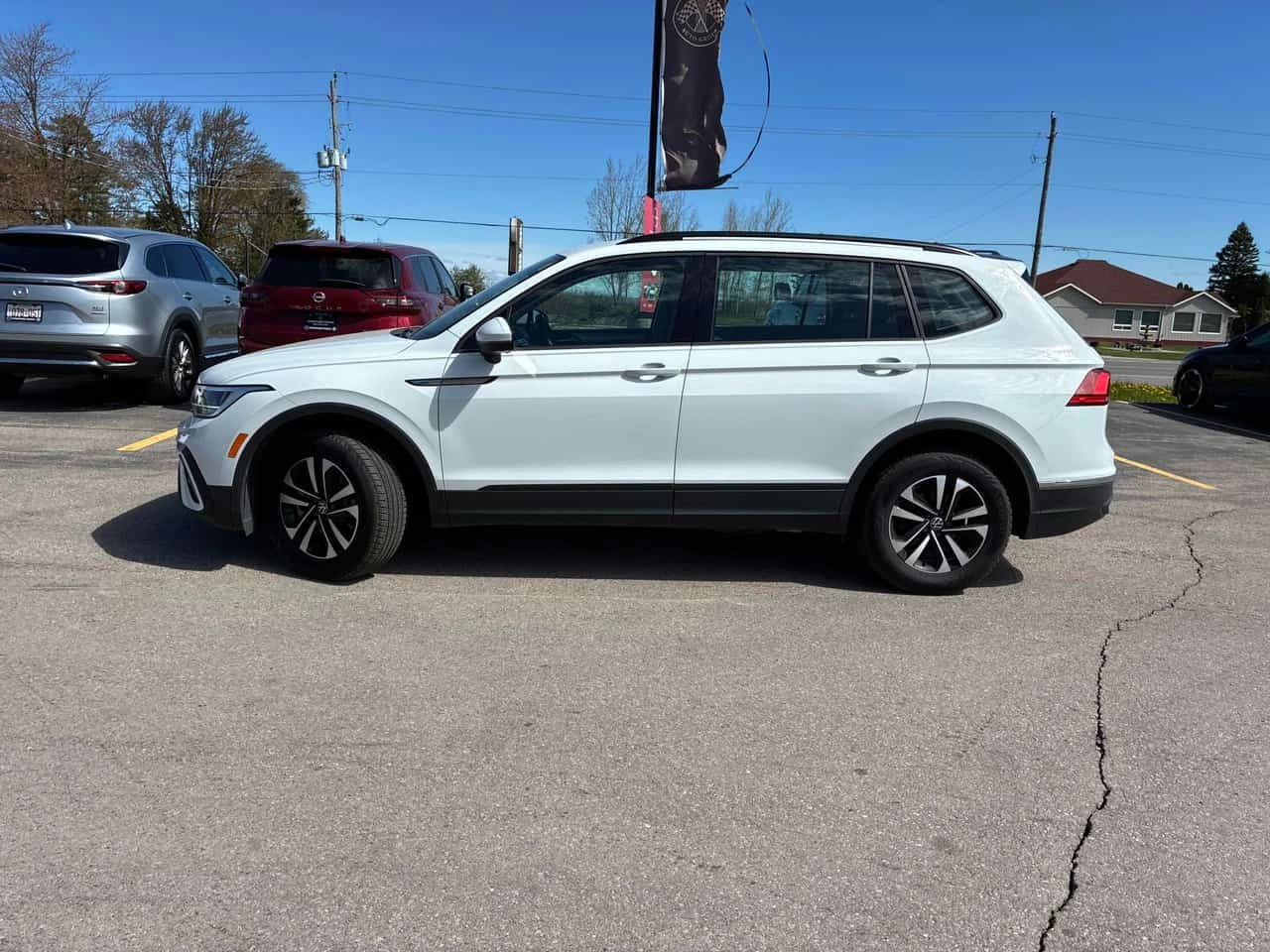 VW Tiguan Trendline /CARFAX/CAMERA/ПОДГРЕВИ, снимка 2 - Автомобили и джипове - 54528738