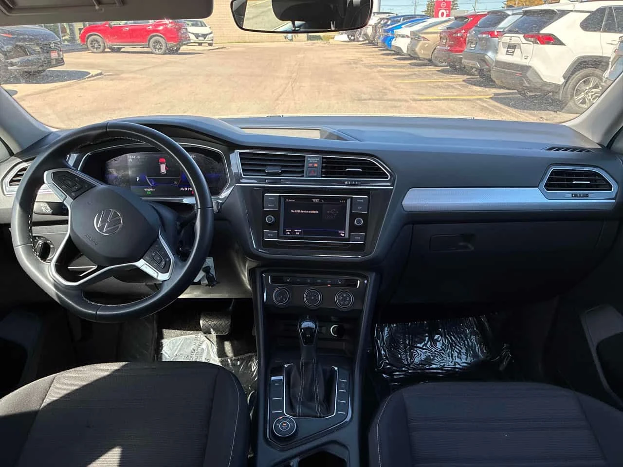 VW Tiguan Trendline /CARFAX/CAMERA/ПОДГРЕВИ, снимка 11 - Автомобили и джипове - 54528738