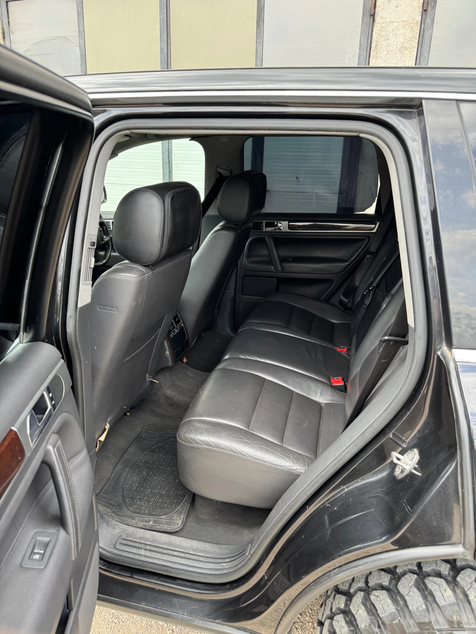 VW Touareg, снимка 8 - Автомобили и джипове - 54622266