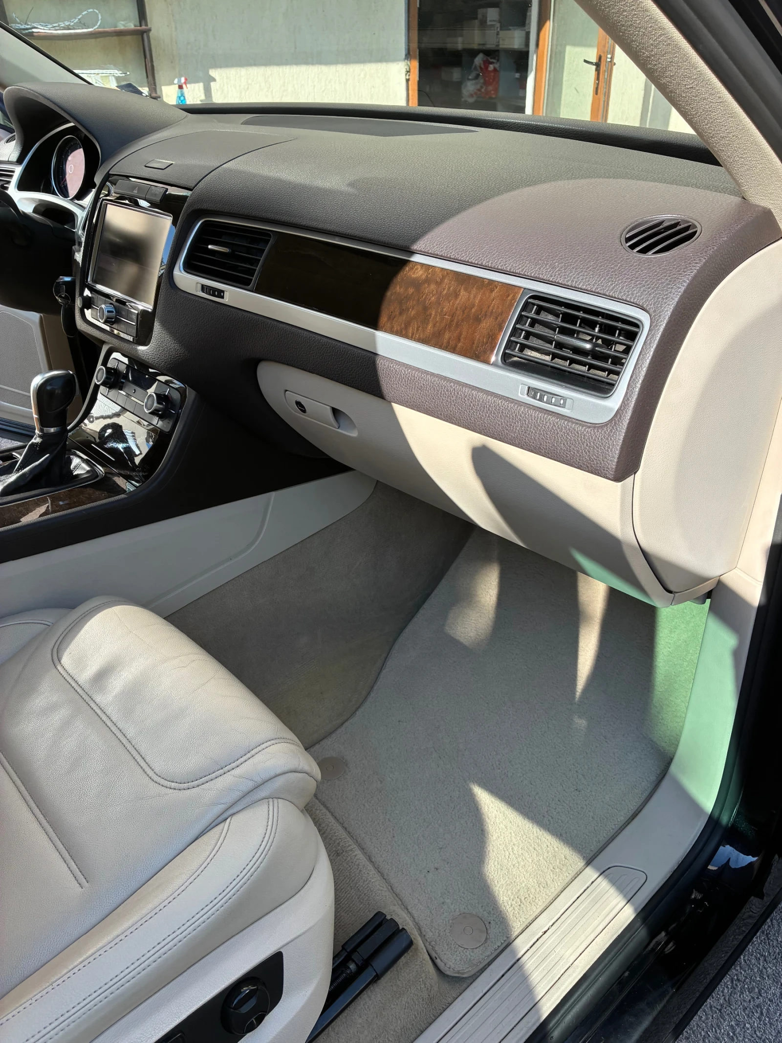 VW Touareg, снимка 5 - Автомобили и джипове - 54812648
