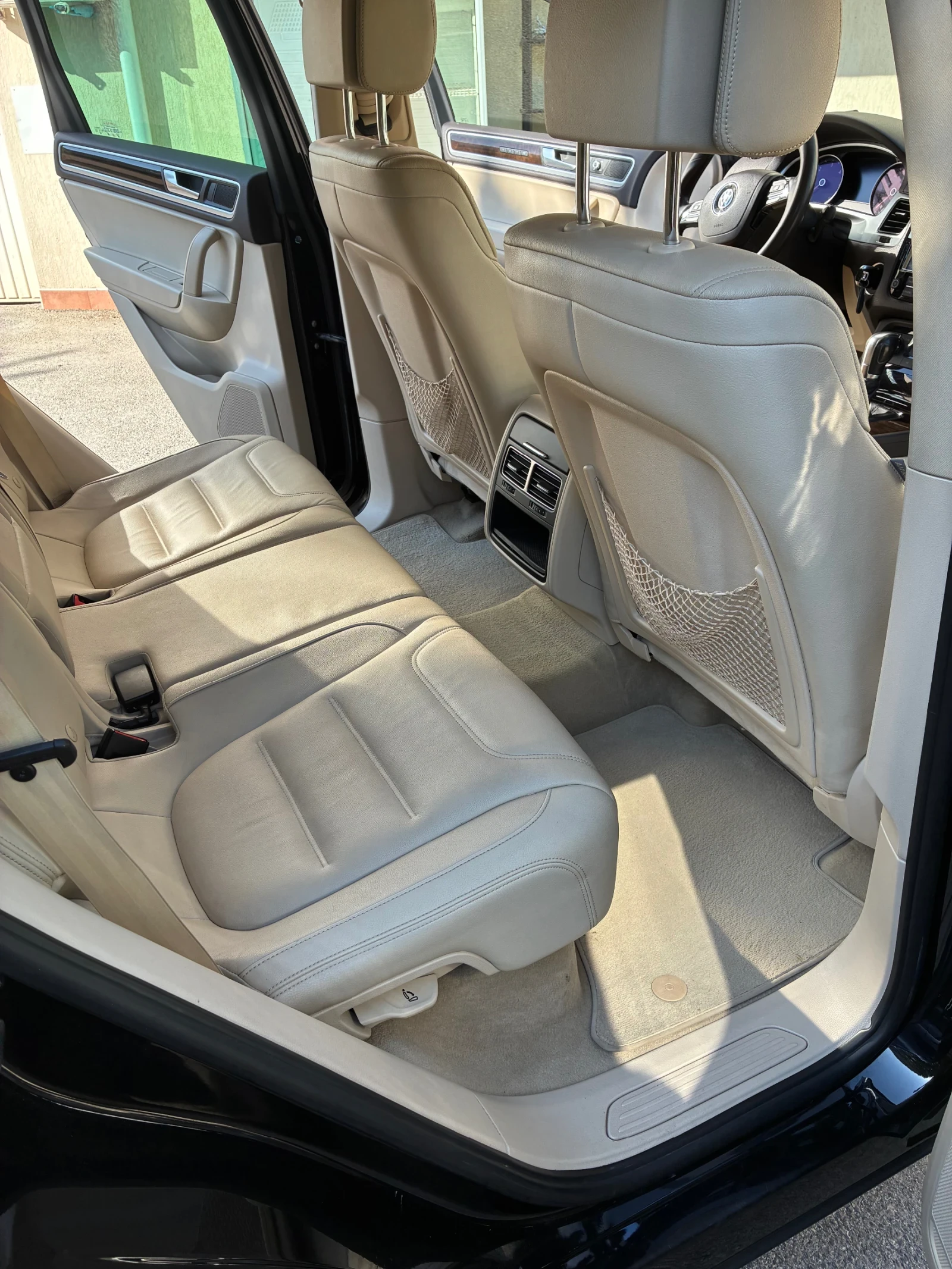VW Touareg, снимка 6 - Автомобили и джипове - 54812648