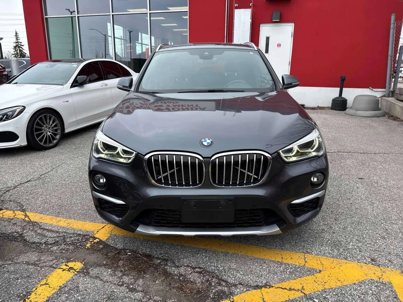 BMW X1 xDrive28i | CARFAX | БЕЗ ПЪРВОНАЧАЛНА ВНОСКА, снимка 2 - Автомобили и джипове - 54919518