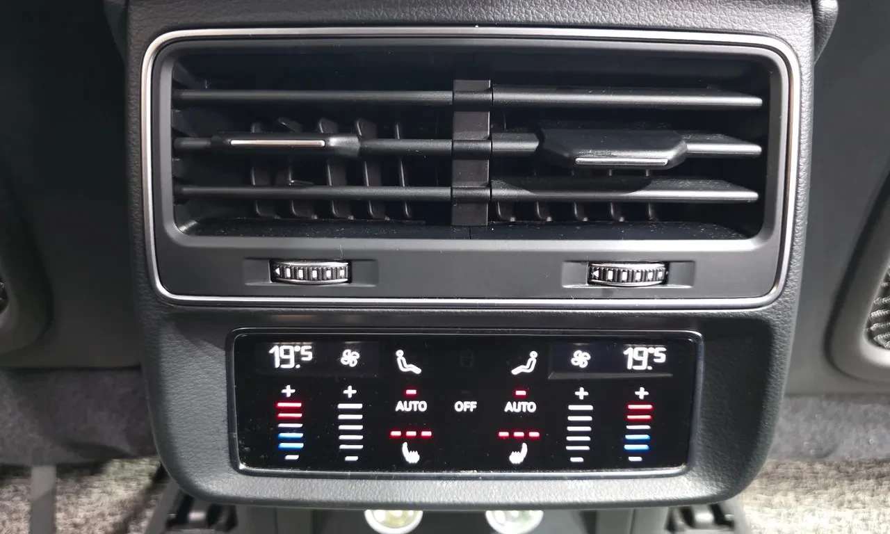 Audi Q7 DISTRONIC| LED| ОБДУХВАНЕ| HEADS UP| , снимка 14 - Автомобили и джипове - 55284080