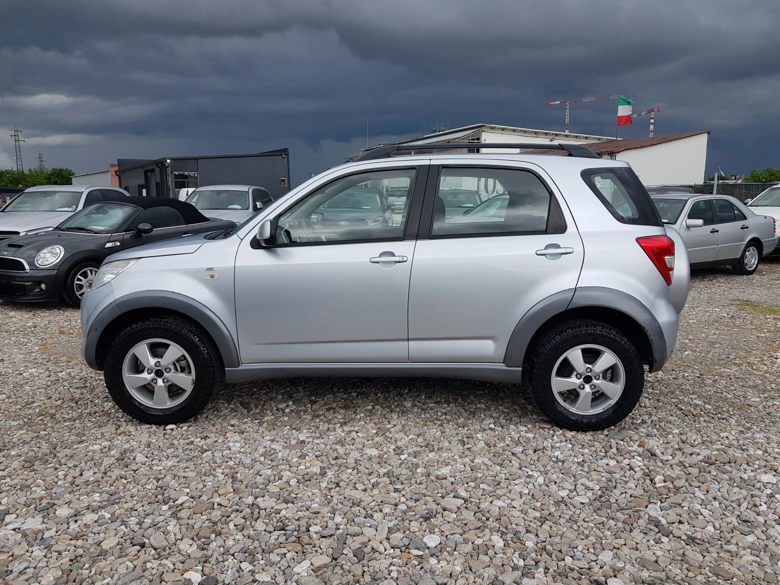 Daihatsu Terios 1.5 i 4WD ИТАЛИЯ FACELIFT, снимка 8 - Автомобили и джипове - 55670814