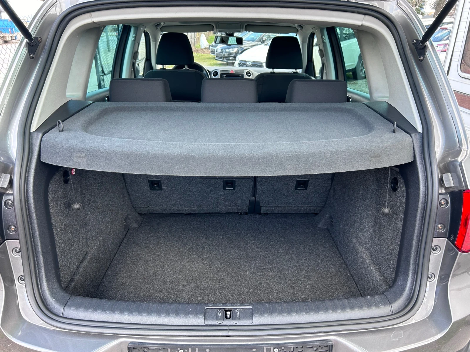 VW Tiguan 2.0 TDI / 4 MOTION-AUTOMATIC AISIN-PANORAMA-NAVI, снимка 17 - Автомобили и джипове - 56210833