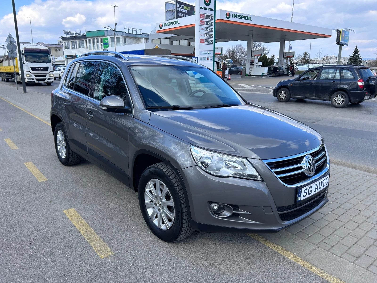 VW Tiguan 2.0 TDI / 4 MOTION-AUTOMATIC AISIN-PANORAMA-NAVI, снимка 3 - Автомобили и джипове - 56210833
