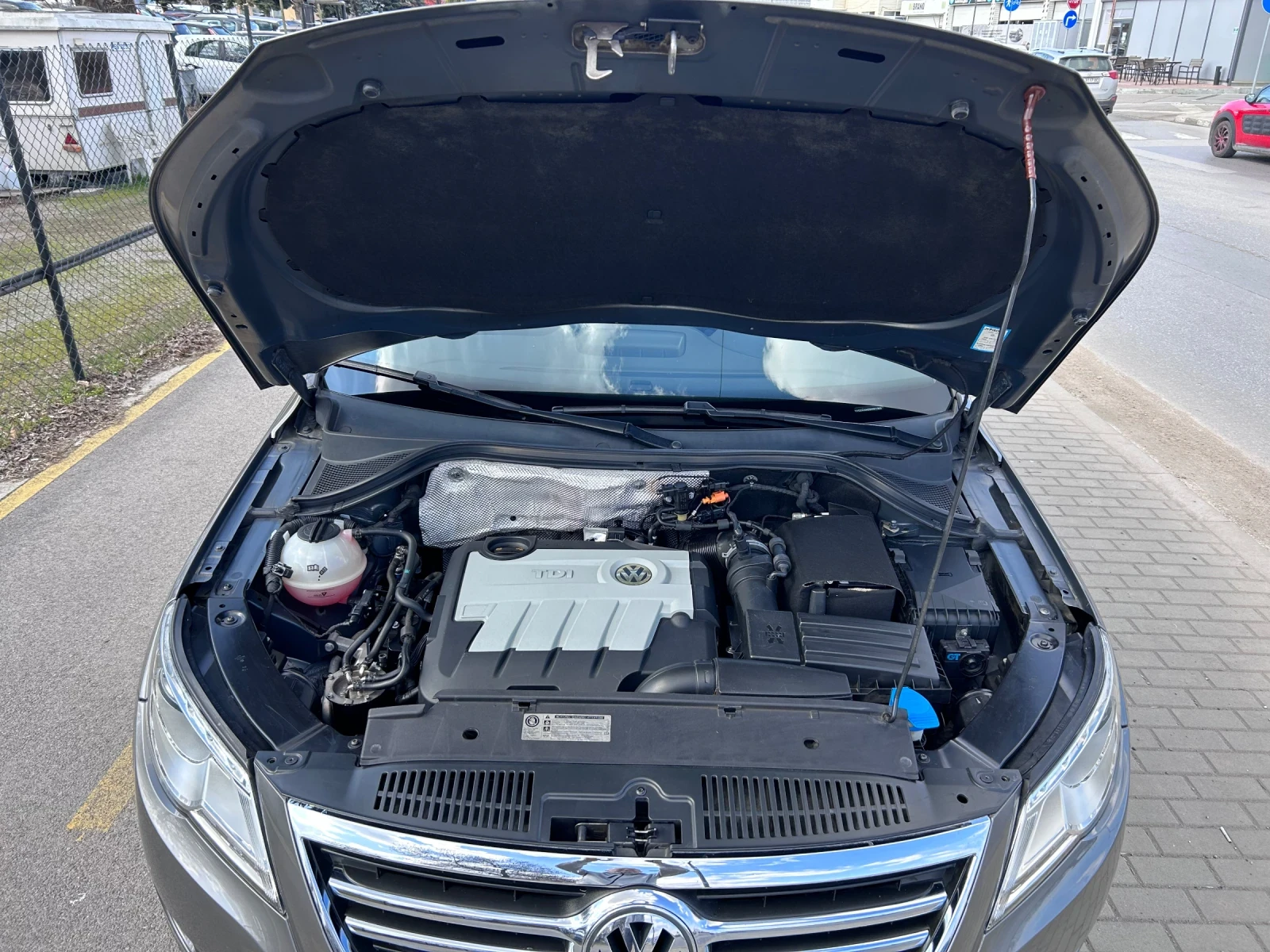 VW Tiguan 2.0 TDI / 4 MOTION-AUTOMATIC AISIN-PANORAMA-NAVI, снимка 6 - Автомобили и джипове - 56210833