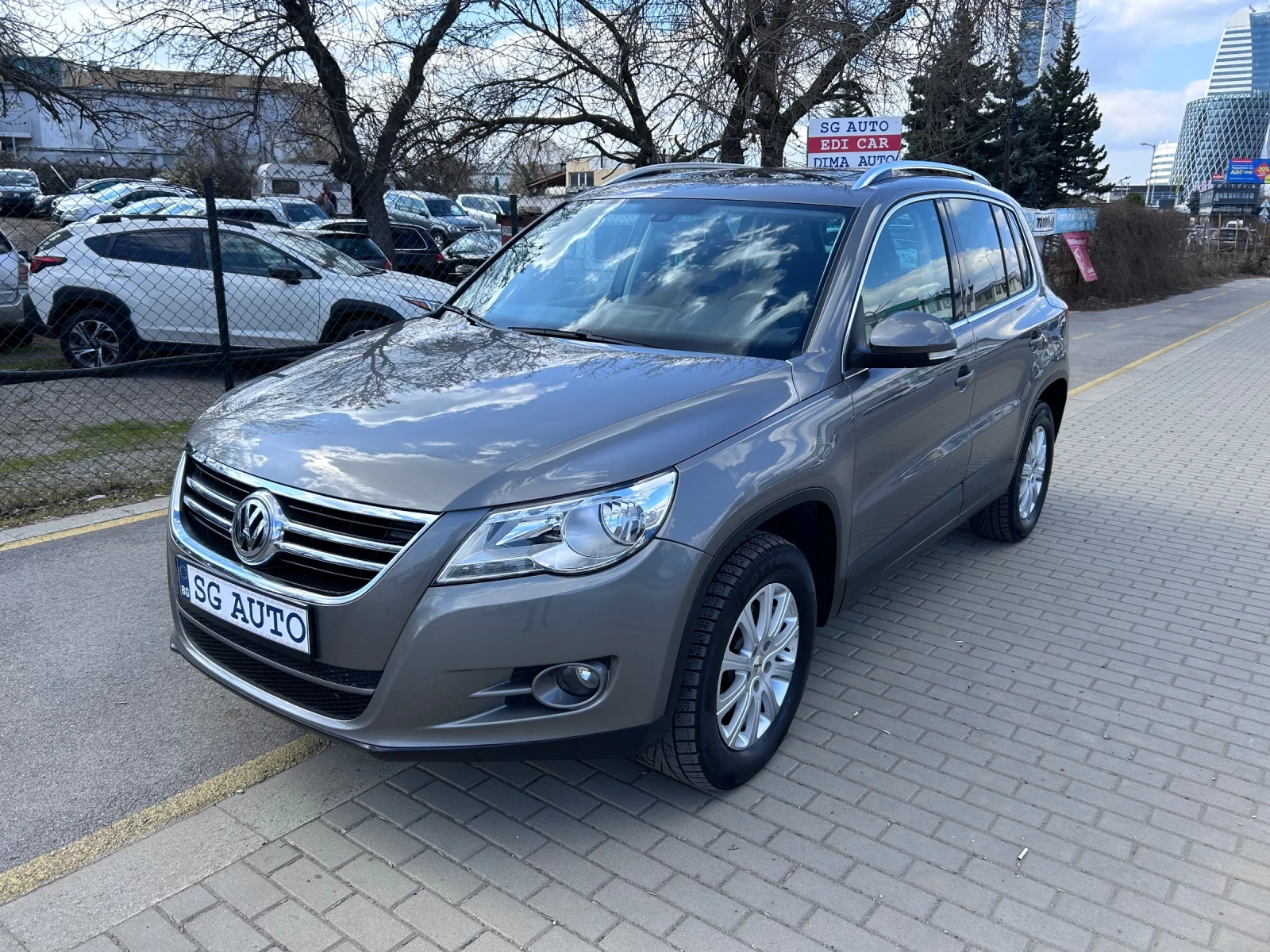 VW Tiguan 2.0 TDI / 4 MOTION-AUTOMATIC AISIN-PANORAMA-NAVI