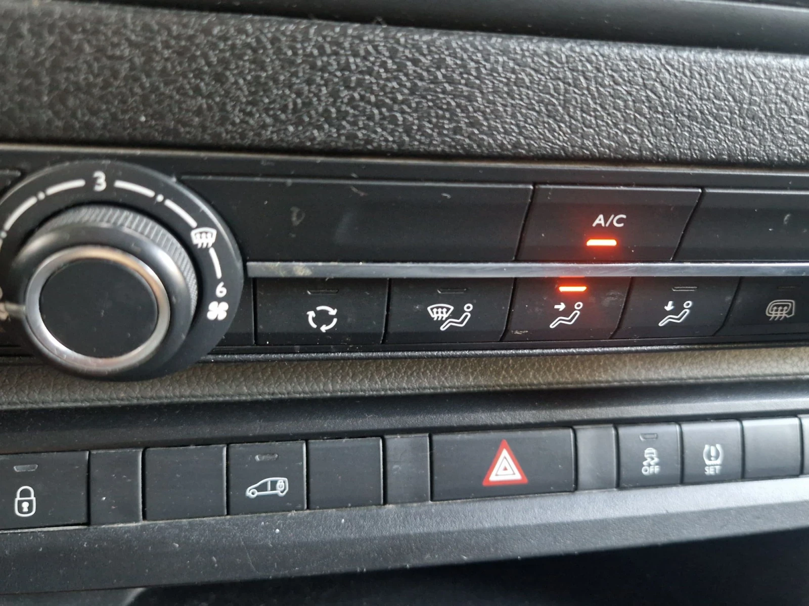 Peugeot Expert 226C 1.6 BlueHDI 95 Premium, снимка 10 - Бусове и автобуси - 54150495