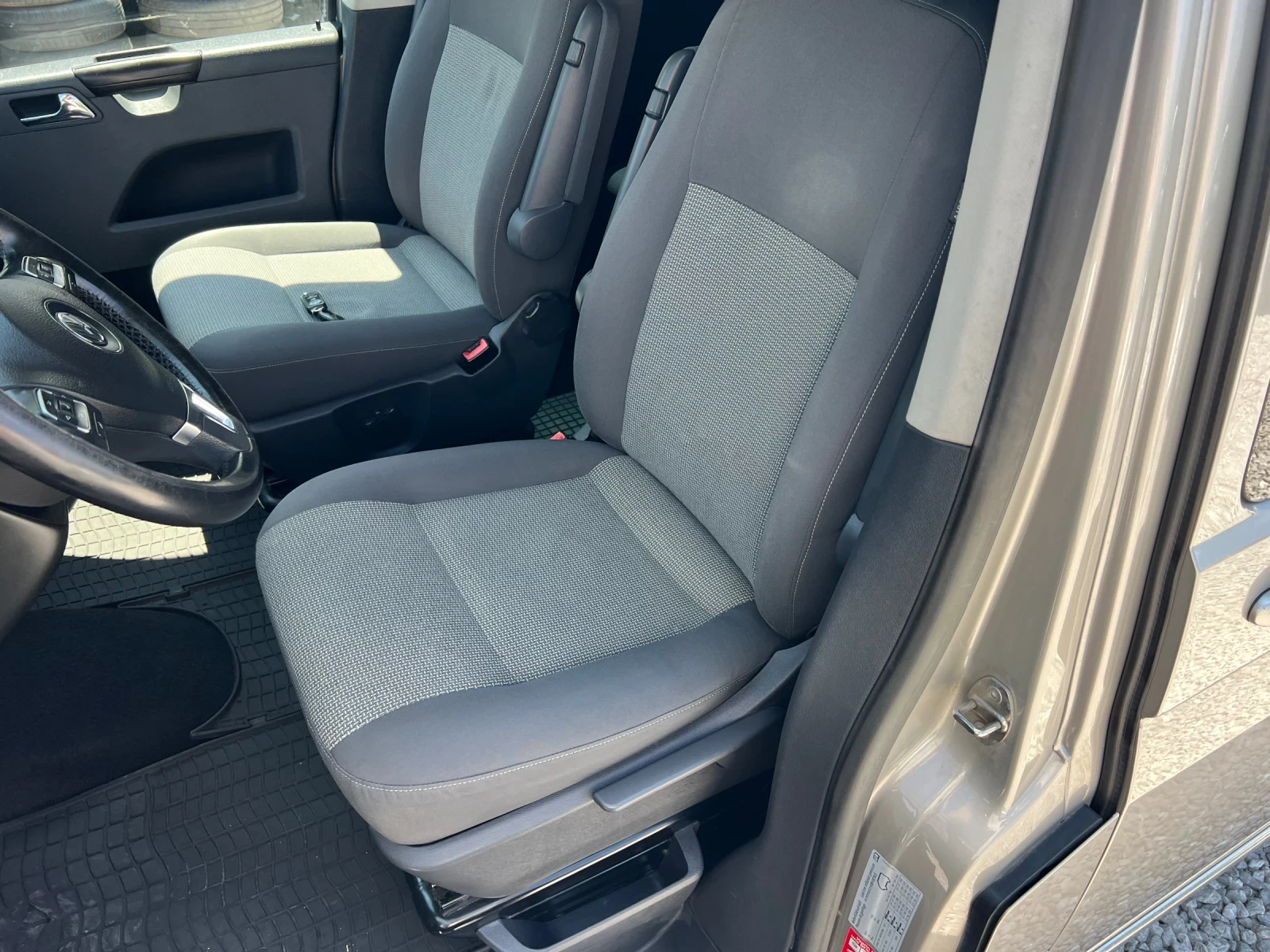 VW Transporter 2.0 180 Автомат DSG 4x4 Нов внос Австрия, снимка 9 - Бусове и автобуси - 54572047