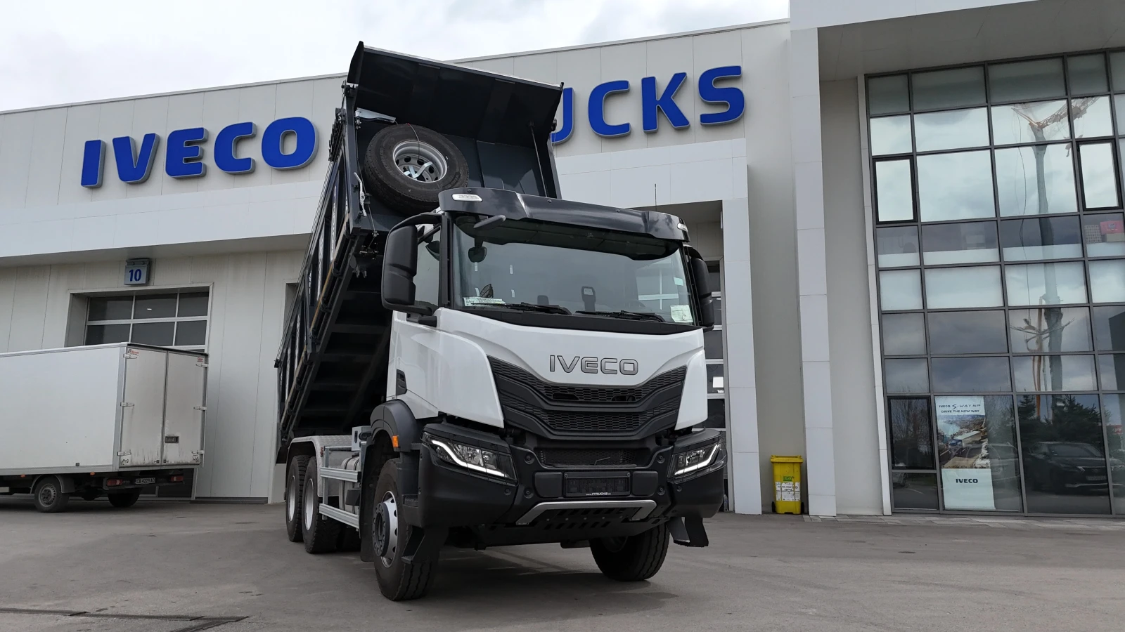 Iveco T-WAY AD380T50 MY24 ТРИСТРАННО РАЗТОВАРВАНЕ - изображение 5