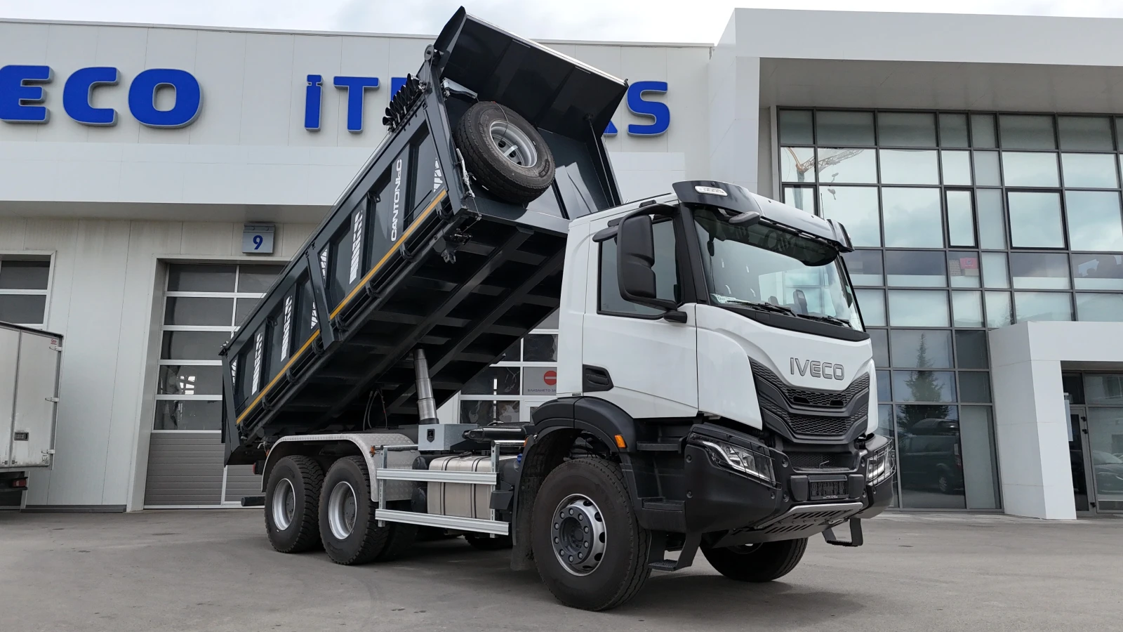 Iveco T-WAY AD380T50 MY24 ТРИСТРАННО РАЗТОВАРВАНЕ - изображение 4