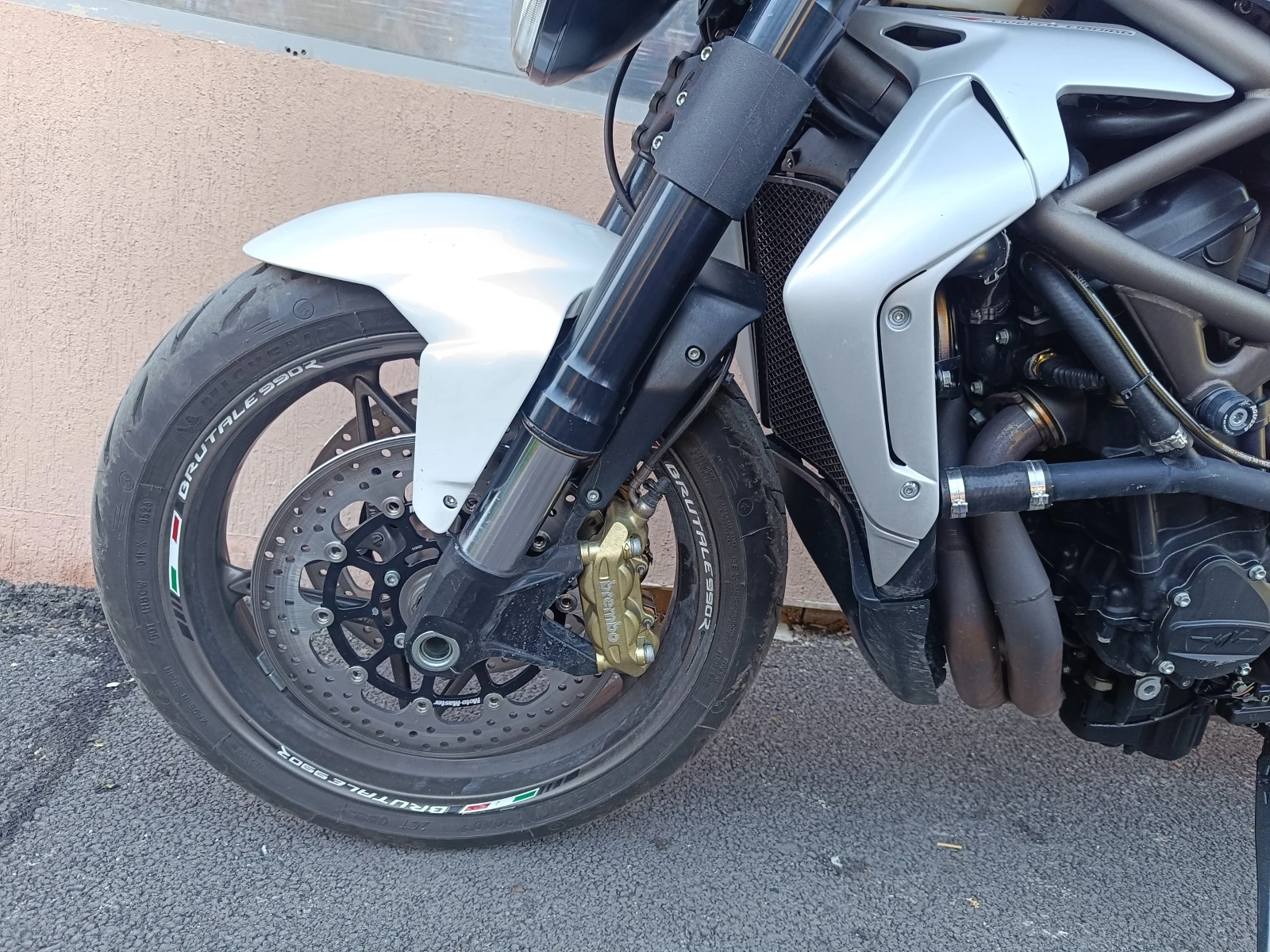 MV Agusta Brutale 990R | Mobile.bg   15