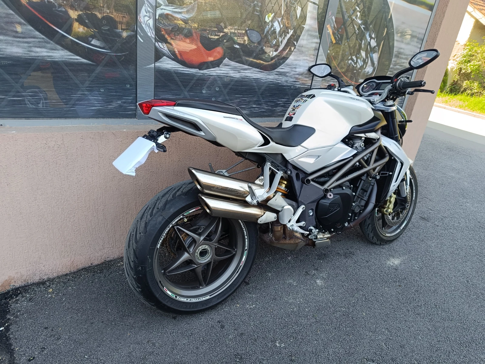 MV Agusta Brutale 990R - изображение 3
