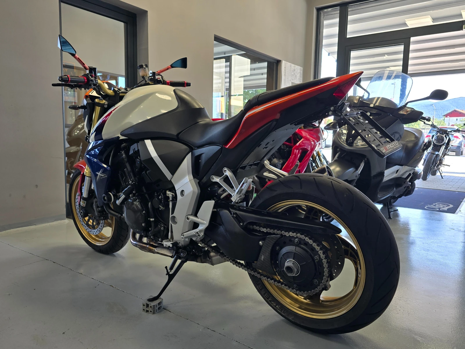 Honda Cb 1000R, HRC, Ohlins, Arrow!, снимка 4 - Мотоциклети и мототехника - 55584090