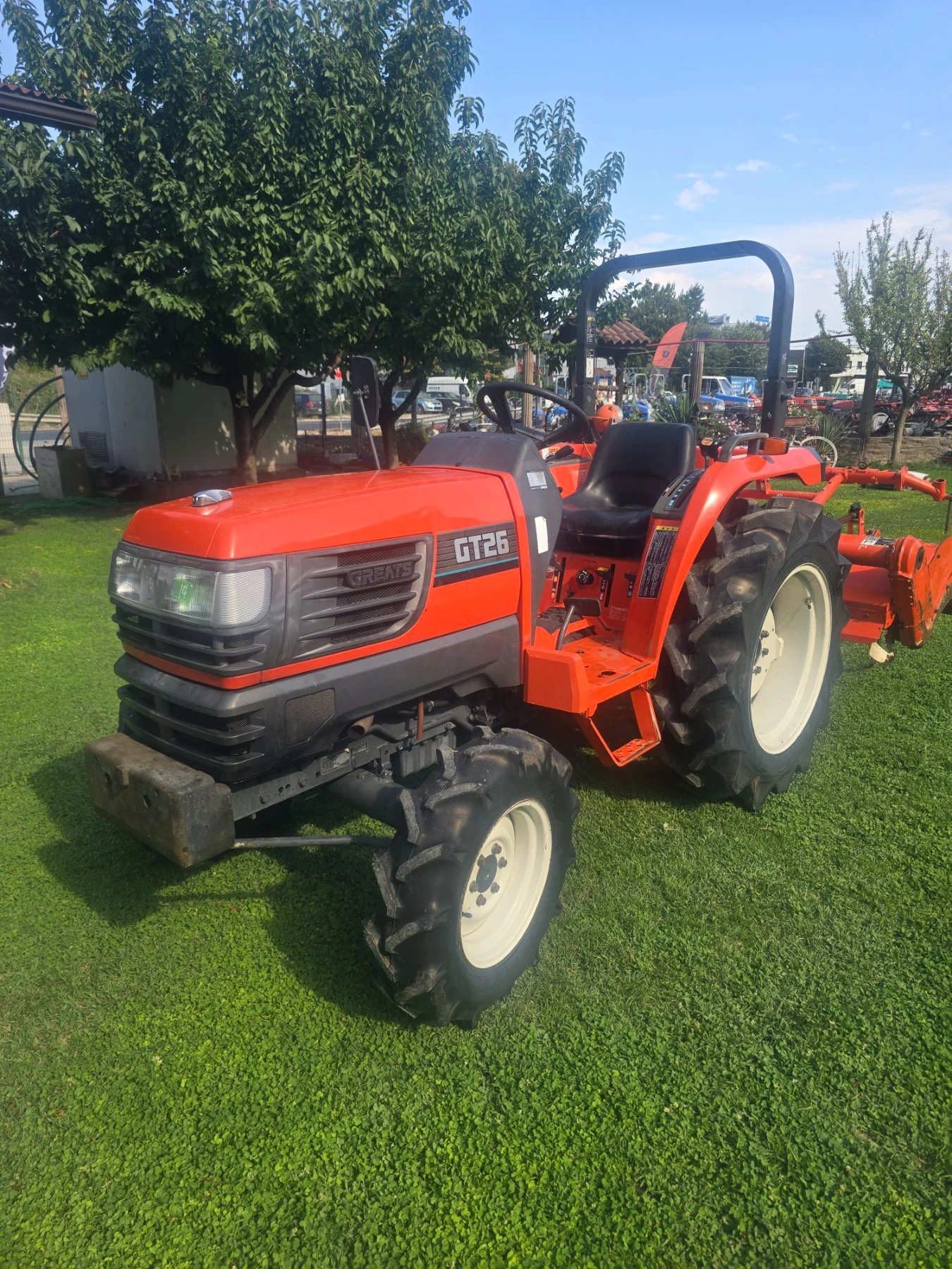 Трактор Kubota GT 26