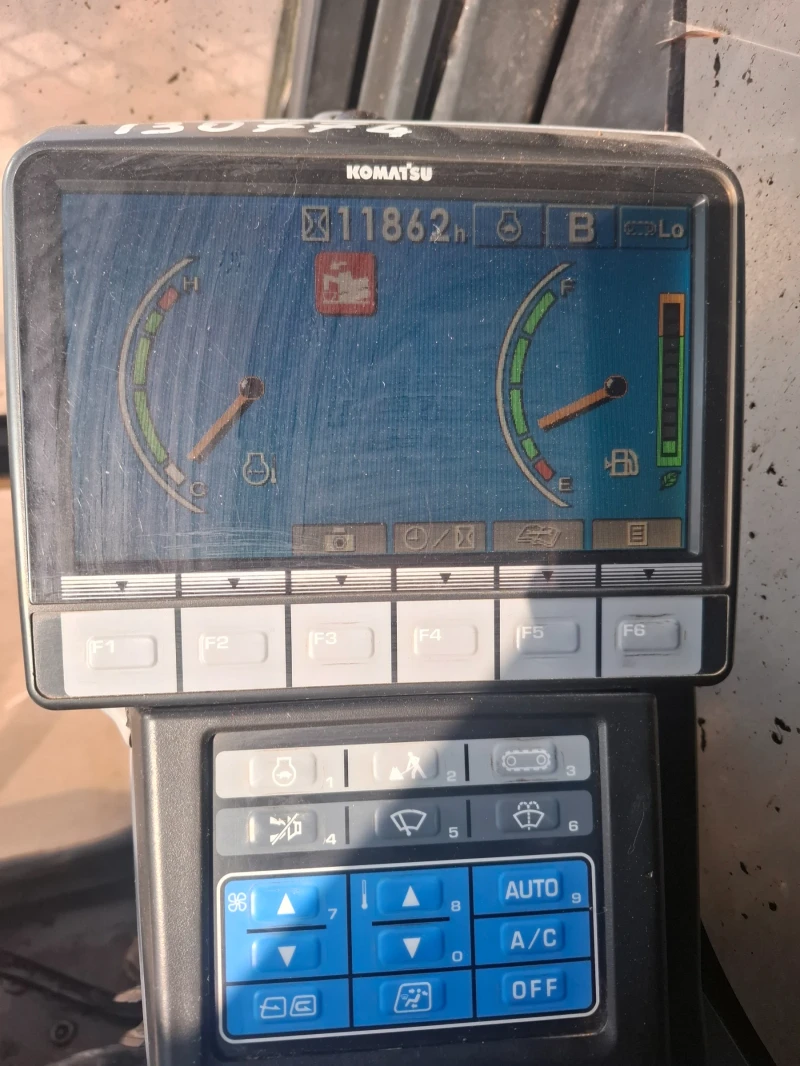 Багер Komatsu, снимка 12 - Индустриална техника - 52858098