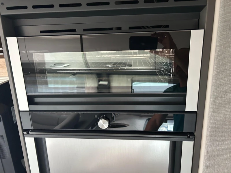 Кемпер Dethleffs Globetrotter XL I 7850-2 EB, снимка 10 - Каравани и кемпери - 52077044