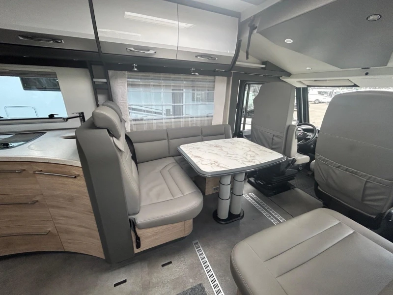 Кемпер Dethleffs Globetrotter XL I 7850-2 EB, снимка 4 - Каравани и кемпери - 52077044