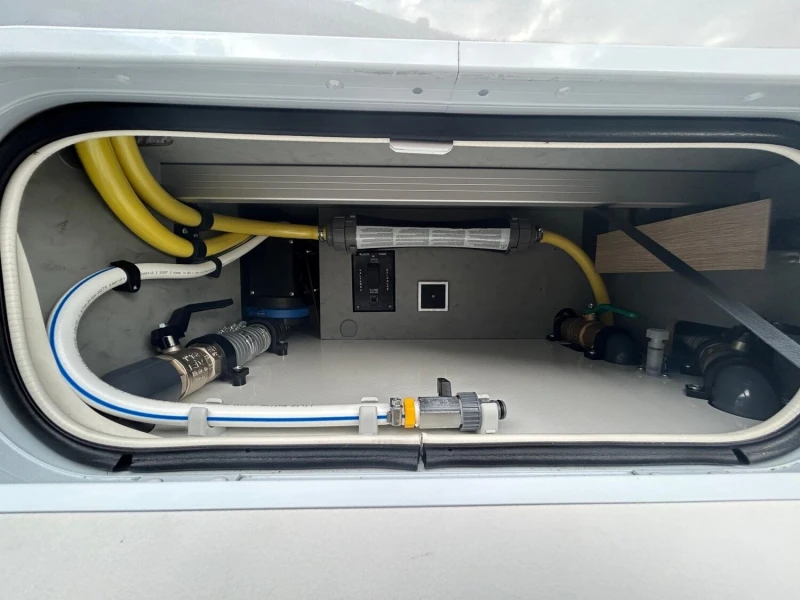 Кемпер Dethleffs Globetrotter XL I 7850-2 EB, снимка 6 - Каравани и кемпери - 52077044