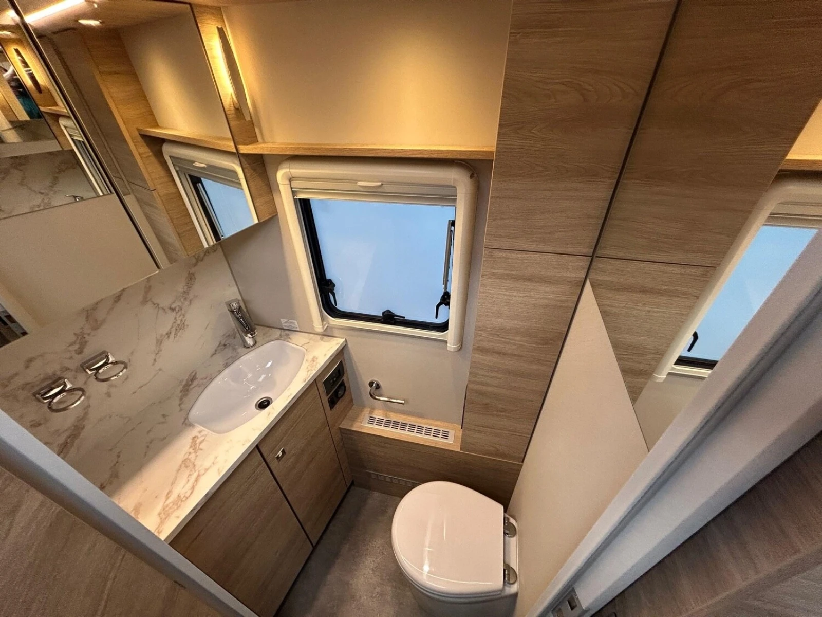  Dethleffs Globetrotter XL I 7850-2 EB | Mobile.bg   14