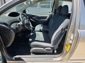 Toyota Yaris 1.0i 74000km!, снимка 11