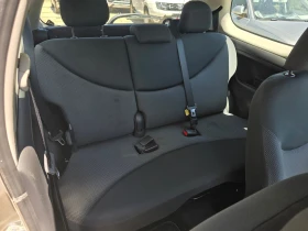 Toyota Yaris 1.0i 74000km!, снимка 10