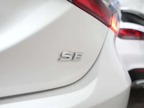 Toyota Camry * SE | Leather | LaneDep | Heated Seats | CarPlay , снимка 8