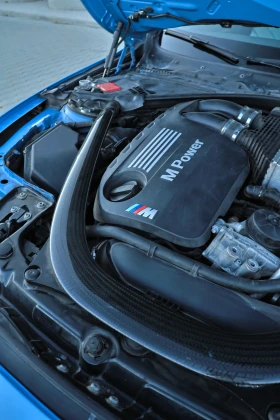 BMW M4 Топ състояние Yas Marina Blue BBS Карбон Покрив, снимка 12